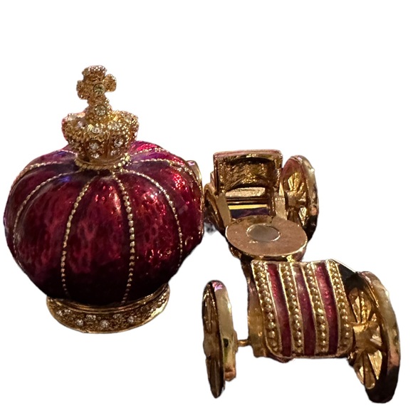 Red Carriage Trinket Jewelry Box - Picture 3 of 4